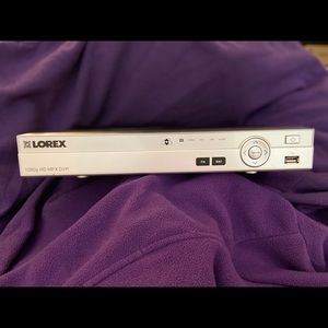 Lorex By FLIR Security System w/ cameras & monitor